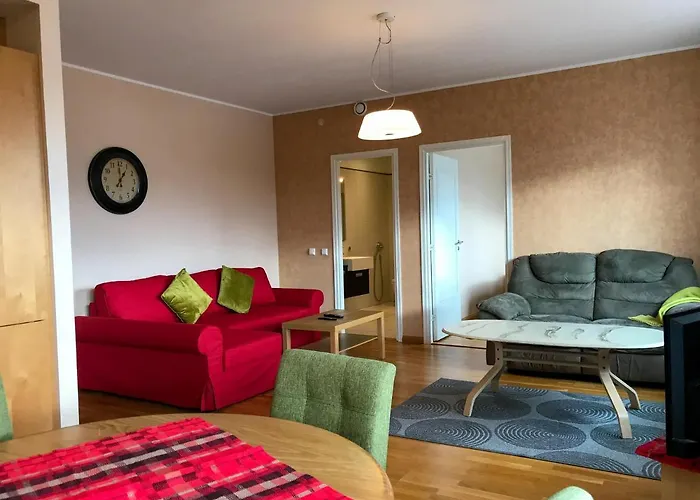 Large, Comfortable, Quiet - Luxury Apartment Minutes From Old Town
