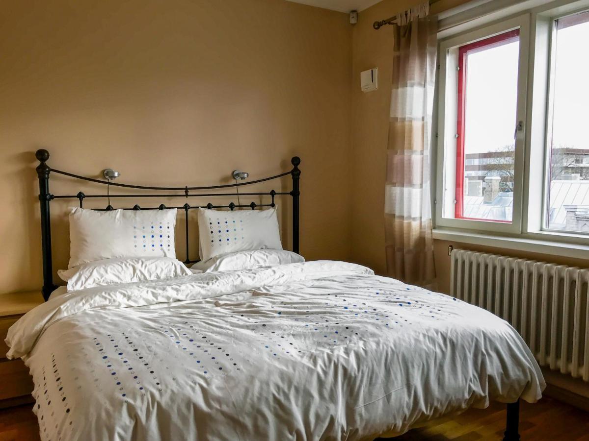 Large, Comfortable, Quiet - Luxury Minutes From Old Town Apartment