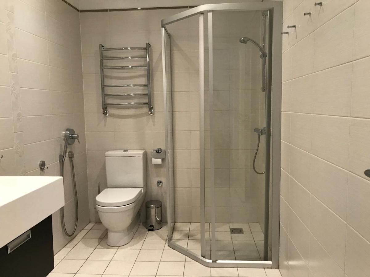 Large, Comfortable, Quiet - Luxury Minutes From Old Town Apartment